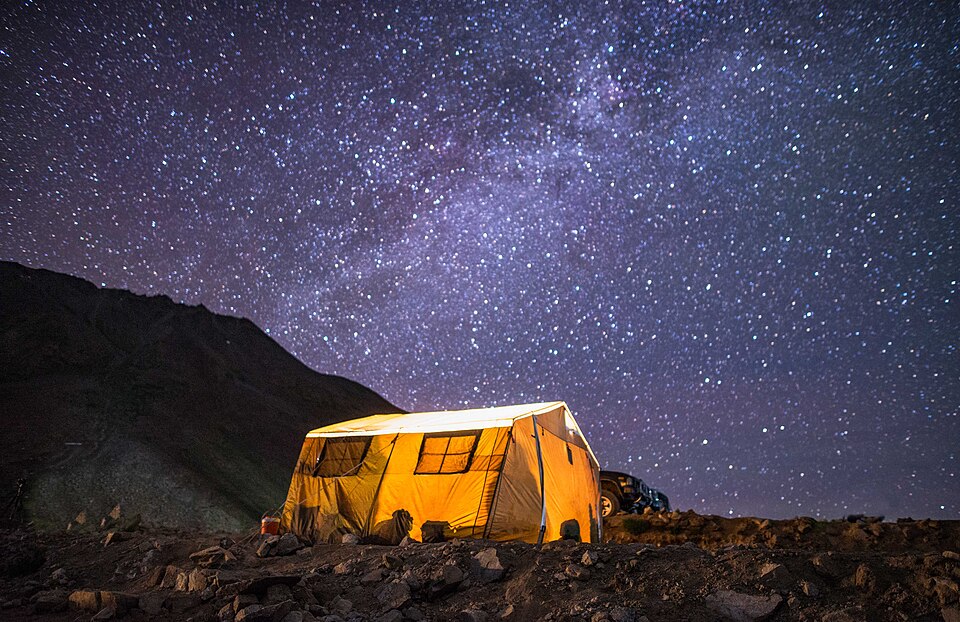 File:Camping at Deosai.jpg