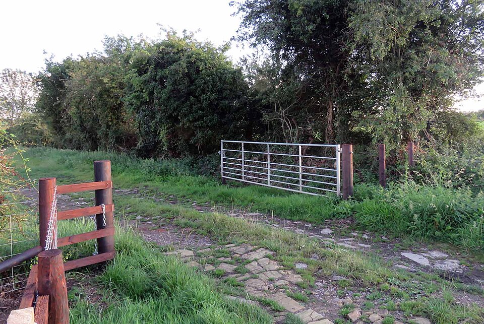 File:Gate on track into field - geograph.org.uk - 6630880.jpg