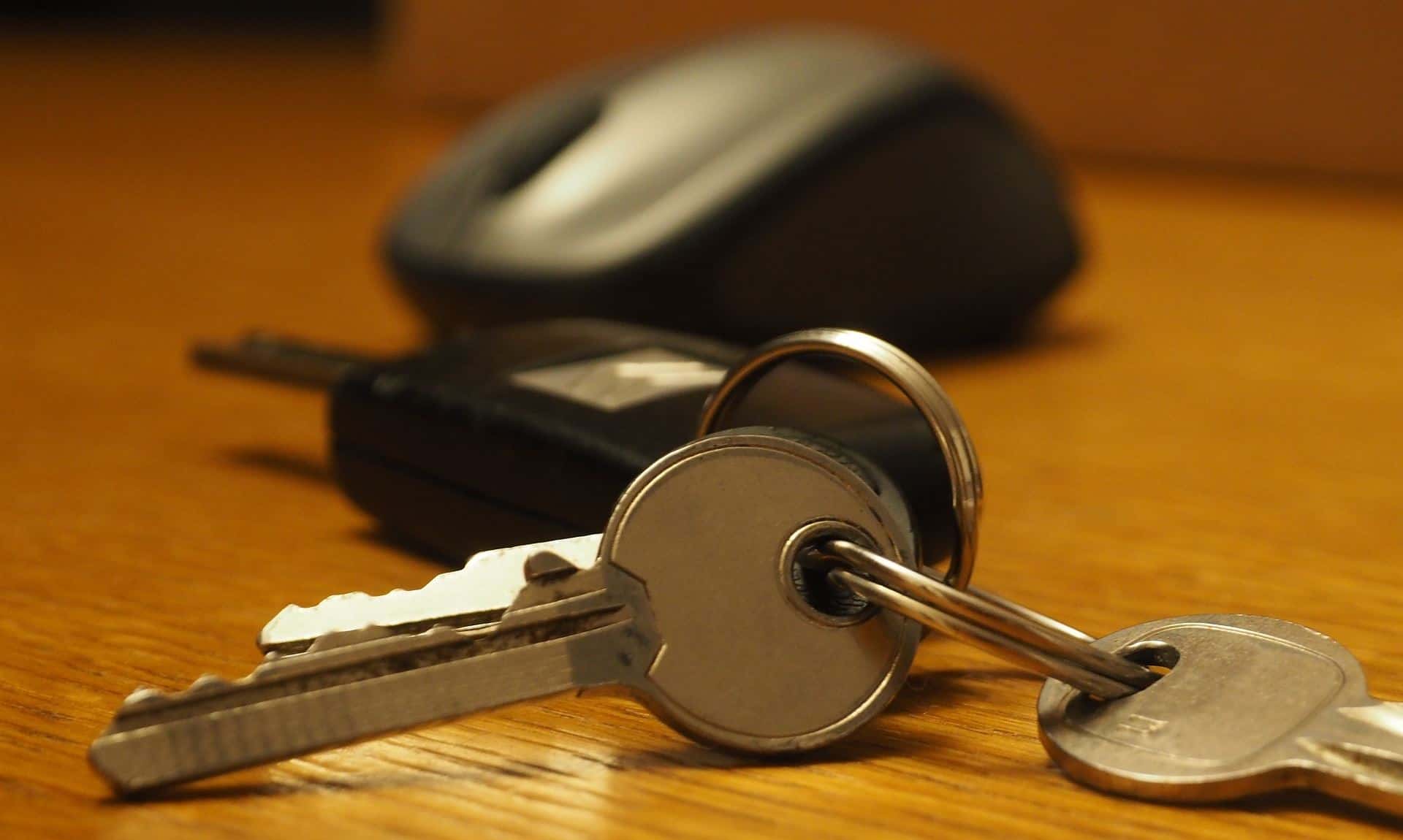 Car keys and mouse