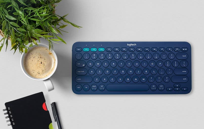 Logitech K380 lifestyle