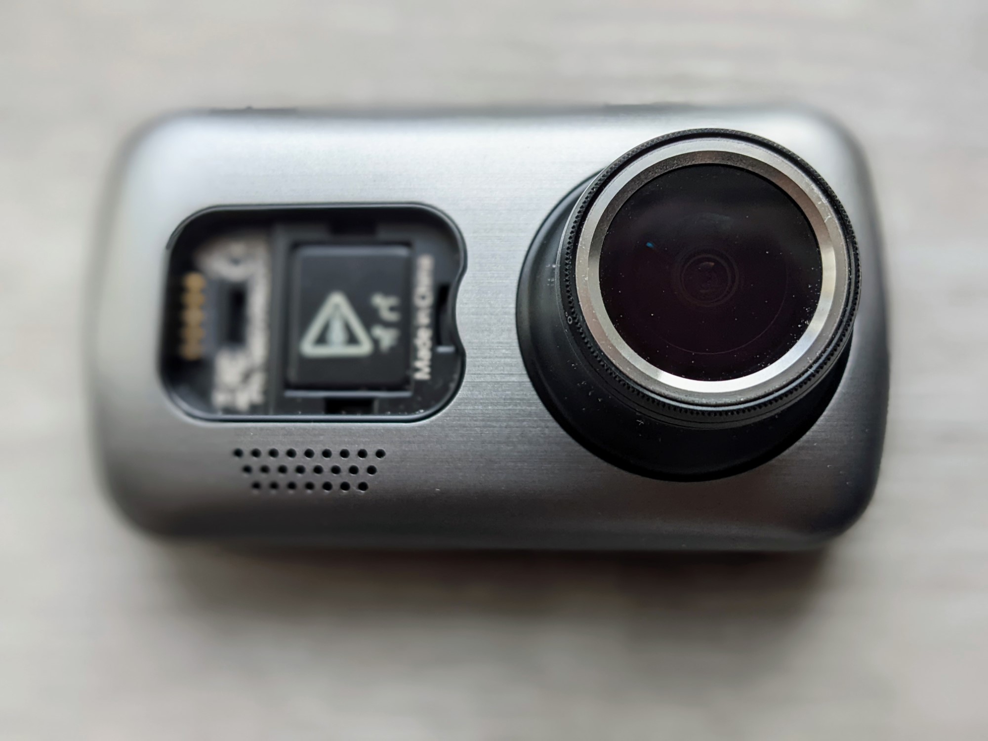 Front view of Nextbase 622GW dashcam